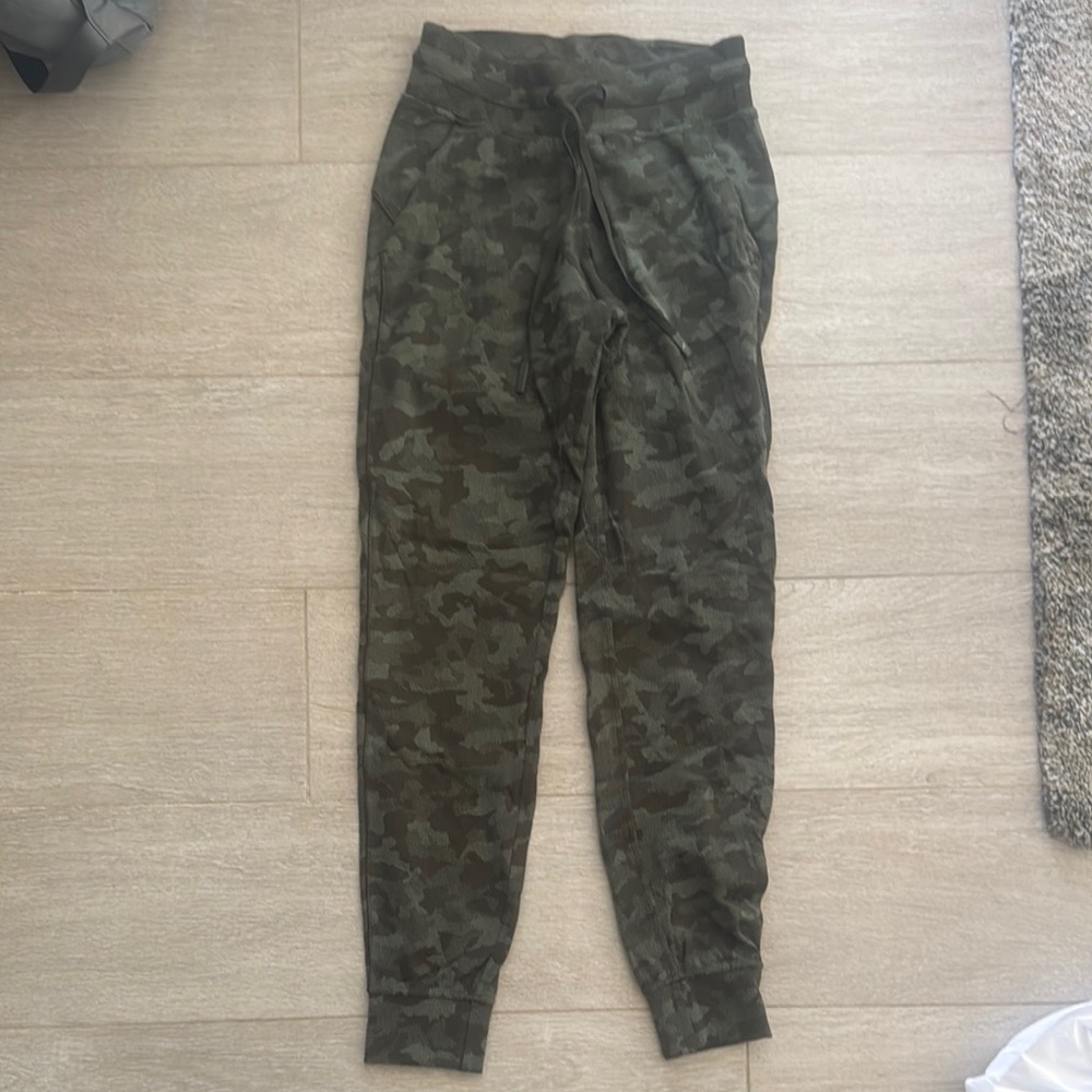 lululemon athletica Camouflage Joggers